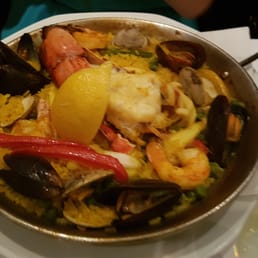 Seafood paella