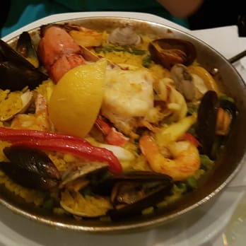 Restaurant Douro - Seafood paella - Portuguese Near Me - Montreal, Quebec