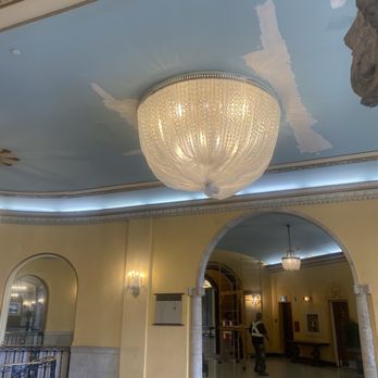 Fairmont Banff Springs - Tiffany Light, 20 million dollars - Hotels Near Me - Banff, Alberta Fairmont Banff Springs - Tiffany Light, 20 million dollars - Hotels Near Me - Banff, Alberta