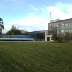 Politechnika Krakowska im. Tadeusza Kościuszki - Tramwaj przed Wydziałem Mechanicznym PK