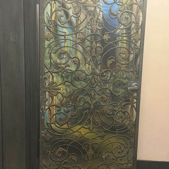 Cubita - Elevator door - Cuban Near Me - San Francisco, California