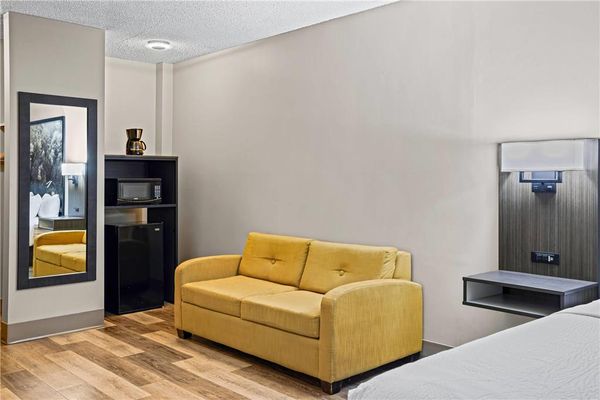 Super 8 by Wyndham Thunder Bay by null