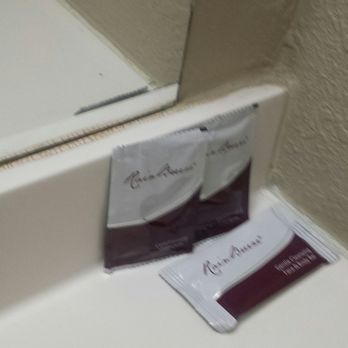 Budget Inn - Soap/shampoo samples - Hotels Near Me - Barstow, California Budget Inn - Soap/shampoo samples - Hotels Near Me - Barstow, California