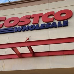 Exterior outside entrance of Costco - Lake Zurich, Illinois Exterior outside entrance of Costco - Lake Zurich, Illinois