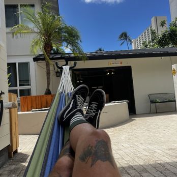 Seaside Hawaiian Hostel - Hammock vibes are immaculate - Hostels Near Me - Honolulu, Hawaii Seaside Hawaiian Hostel - Hammock vibes are immaculate - Hostels Near Me - Honolulu, Hawaii