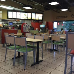 Del Taco - Main Lobby / Dining room