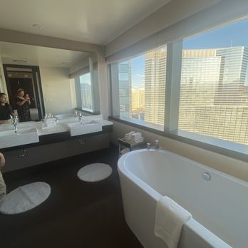 Vdara - Spa-like bathroom - Hotels Near Me - Las Vegas, Nevada Vdara - Spa-like bathroom - Hotels Near Me - Las Vegas, Nevada