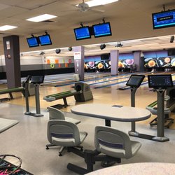 Starlifter Lanes - Bowling area