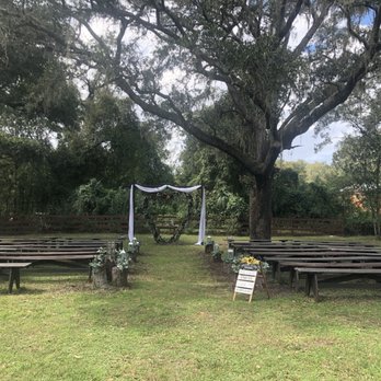 Madison Barn Venue - Ceremony site - Venues & Event Spaces Near Me - Thonotosassa, Florida Madison Barn Venue - Ceremony site - Venues & Event Spaces Near Me - Thonotosassa, Florida