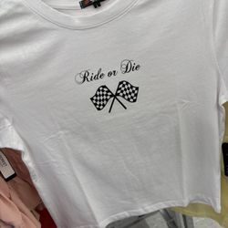 dd's DISCOUNTS - I really miss the bottom half of tee shirts. Lol.
