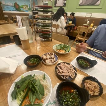 Quan Nhii - Vietnamese Near Me - Westminster, California