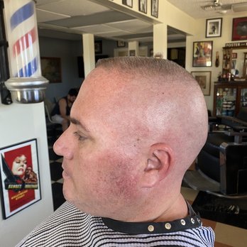 Apple Valley Inn Barber Shop - Barbers Near Me - Apple Valley, California