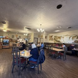 Chen's Chinese Restaurant - Huge space!