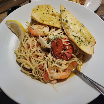 Freeport Bar & Grill - LOBSTER PORTOFINO - American Near Me - Sacramento, California