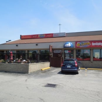 St. Louis Bar & Grill - Sports Bars Near Me - Toronto, Ontario