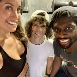 CrossFit Sanitas - Post class smiles - we earned it!