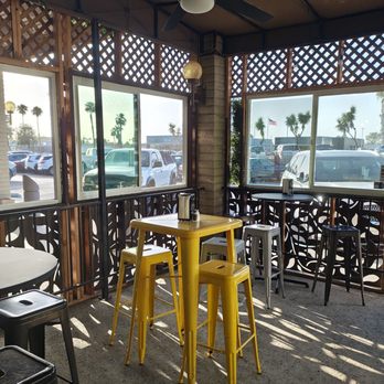 Contodo Fresh Mexican Eats - Partial view of the outside seating - Mexican Near Me - San Diego, California