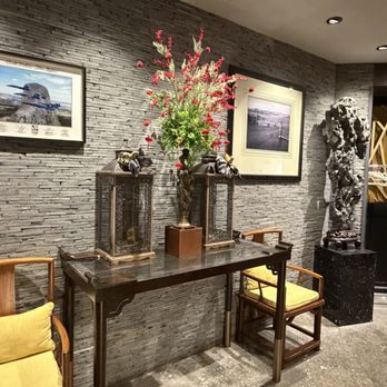 Harborview Restaurant & Bar - Waiting area - Dim Sum Near Me - San Francisco, California Harborview Restaurant & Bar - Waiting area - Dim Sum Near Me - San Francisco, California
