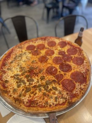 Graffiti Pizza by null