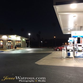 Chevron - Property is clean and well lit. (6/1/17) #JesseWatrous - Gas Stations Near Me - Ventura, California