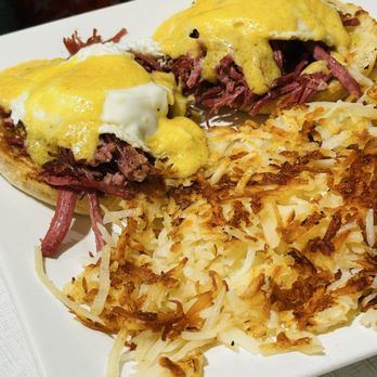 Anna's House - Milford - Corned Beef Benny - Breakfast & Brunch Near Me - Milford, Michigan Anna's House - Milford - Corned Beef Benny - Breakfast & Brunch Near Me - Milford, Michigan