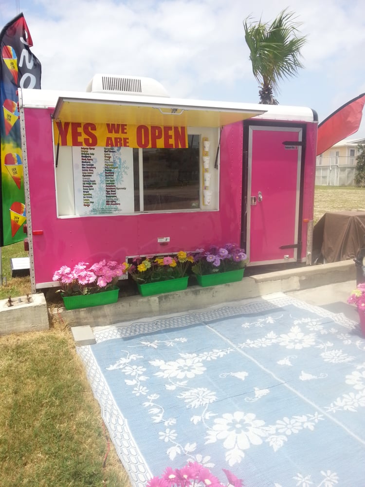 Cindy's Jamaica Beach Sno Cones Logo
