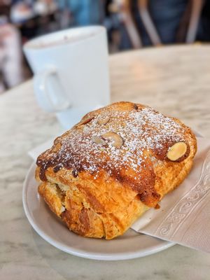 Lea French Cafe Michigan Avenue by null