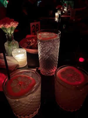 Donna's by null