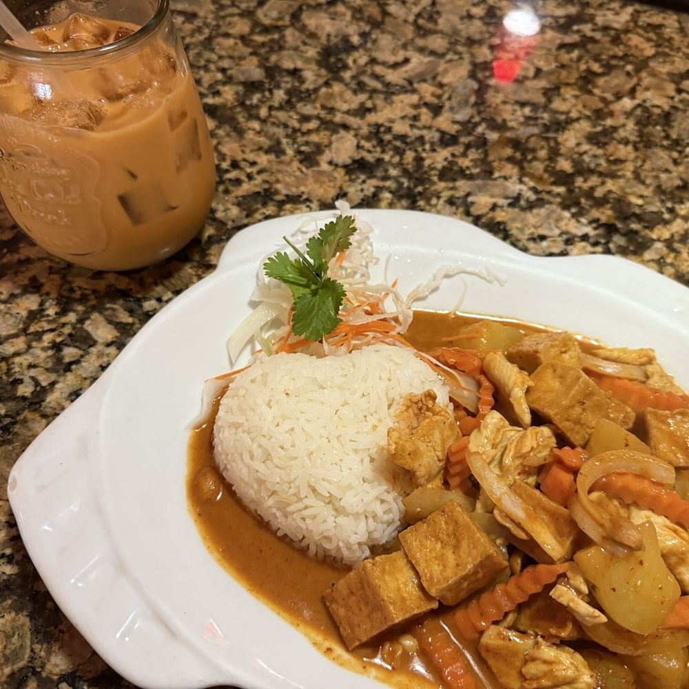 Massaman curry with heart shape rice! Massaman curry with heart shape rice!