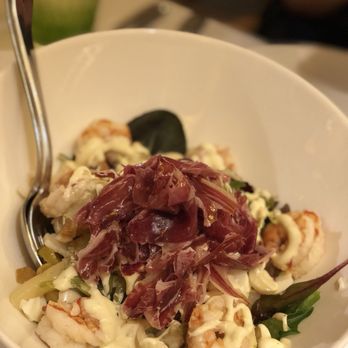 Botafumeiro - Avocado salad with prawns - Seafood Near Me - Barcelona, BCN