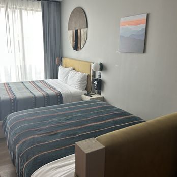 Moxy Asheville - Hotels Near Me - Asheville, North Carolina Moxy Asheville - Hotels Near Me - Asheville, North Carolina