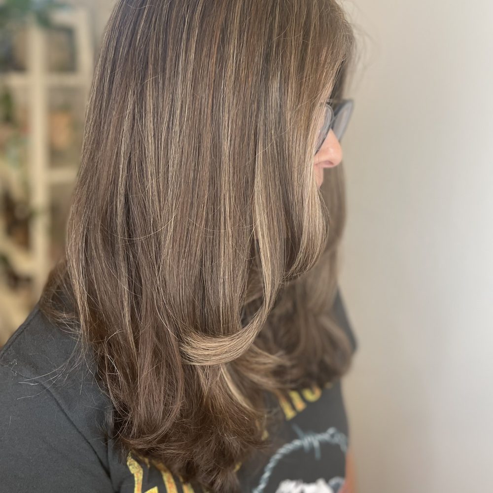 Bravo Salon - Partial blonde highlights - Hair Salons Near Me - Pasadena, California Bravo Salon - Partial blonde highlights - Hair Salons Near Me - Pasadena, California