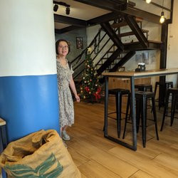 tiny cat cafe
