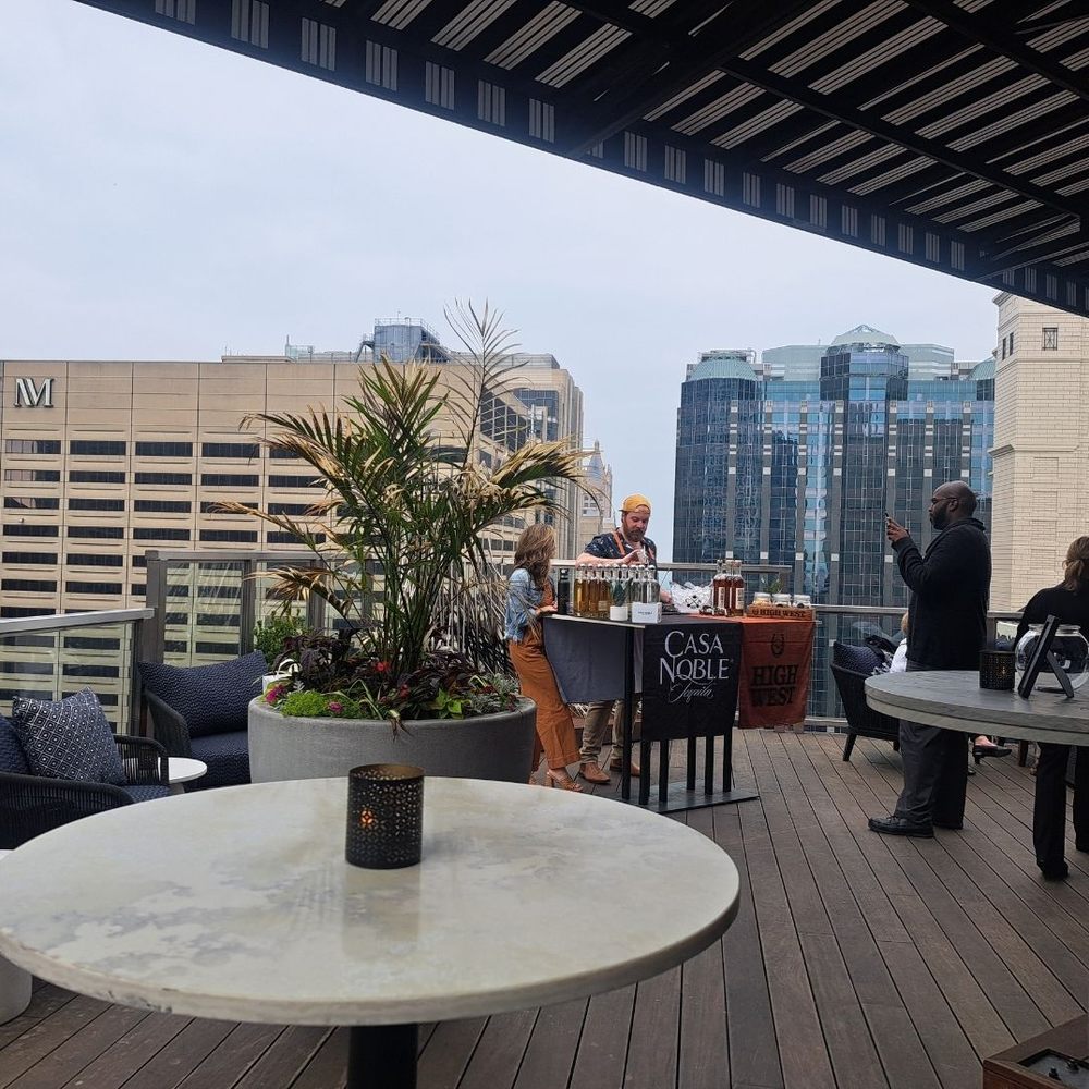 101 Sky Terrace - Rooftop view - Lounges Near Me - Chicago, Illinois 101 Sky Terrace - Rooftop view - Lounges Near Me - Chicago, Illinois