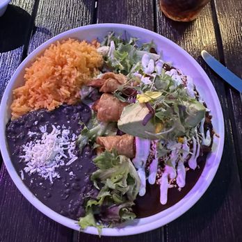 El Xangarrito - Flautas en mole - Mexican Near Me - Chicago, Illinois El Xangarrito - Flautas en mole - Mexican Near Me - Chicago, Illinois