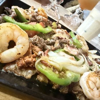 Mi Tierra Restaurant & Cantina - Alambre fajitas - Tacos Near Me - Manhattan, Kansas Mi Tierra Restaurant & Cantina - Alambre fajitas - Tacos Near Me - Manhattan, Kansas