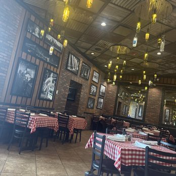 Grimaldi's Pizzeria - Dining area - Pizza Near Me - Overland Park, Kansas