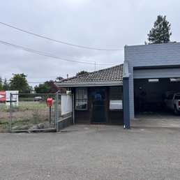 Exterior outside entrance of Rincon Valley Auto Repair - Santa Rosa, California Exterior outside entrance of Rincon Valley Auto Repair - Santa Rosa, California