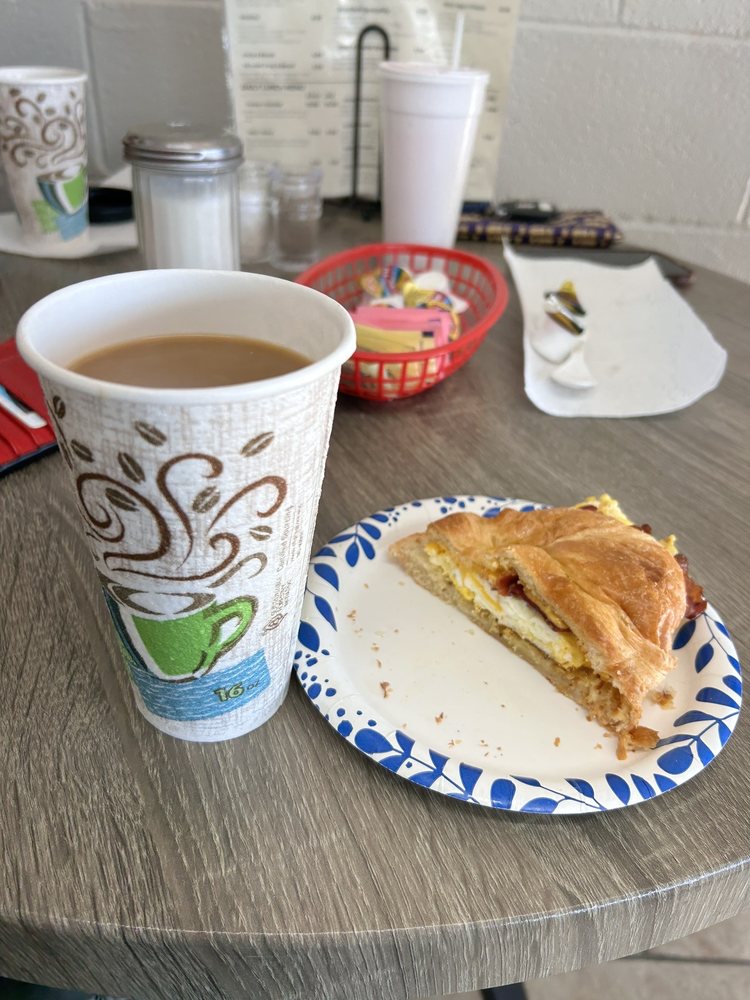 LIGHTHOUSE COFFEE & CAFE Logo