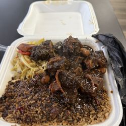 Island Vibes Caribbean Grill - Oxtails
