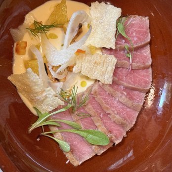 Normal - Grilled tuna belly with almond Meunière sauce, persimmons, fennel and citrus fruits - Catalan Near Me - Girona, GI