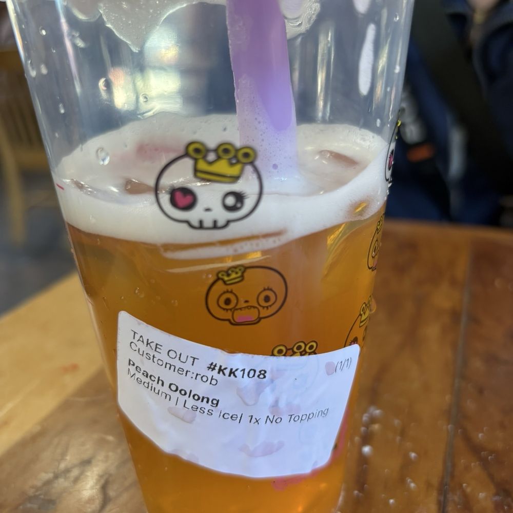 Vivi Bubble Tea - Oolong peach - Bubble Tea Near Me - Boston, Massachusetts
