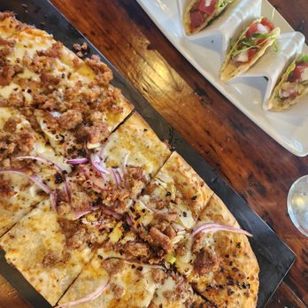 Finney's Crafthouse - Orange - flatbread - New American Near Me - Orange, California