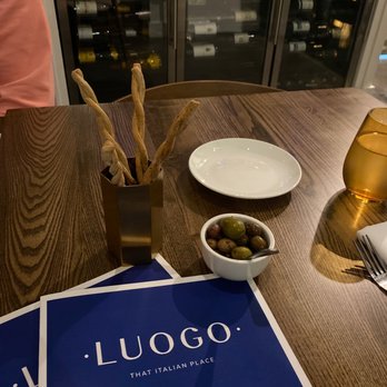 Luogo - Complimentary olives and bread sticks. - Italian Near Me - Nashville, Tennessee Luogo - Complimentary olives and bread sticks. - Italian Near Me - Nashville, Tennessee