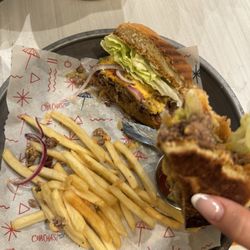 Cha Cha's Beach Cafe - Burger