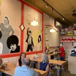 Iggy’s - Inside