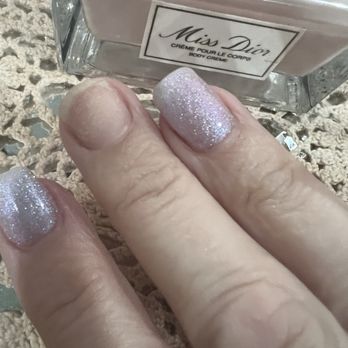 Elegant Nails And Spa - Nail fell off less than one week from when service was performed - Nail Salons Near Me - Killeen, Texas