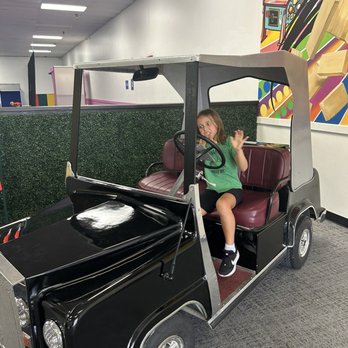 Mr. Putters Miniature Golf - Lobby - Mini Golf Near Me - Tampa, Florida