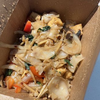 NG Cafe - Drunken Noodles with Tofu - Thai Near Me - Austin, Texas