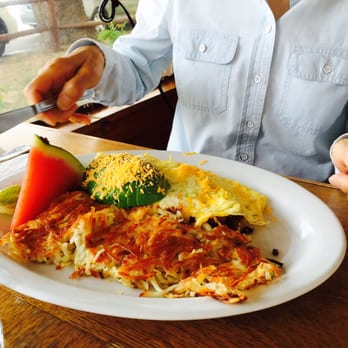Totem Cafe - California omelette with hash browns - Breakfast & Brunch Near Me - Lone Pine, California Totem Cafe - California omelette with hash browns - Breakfast & Brunch Near Me - Lone Pine, California